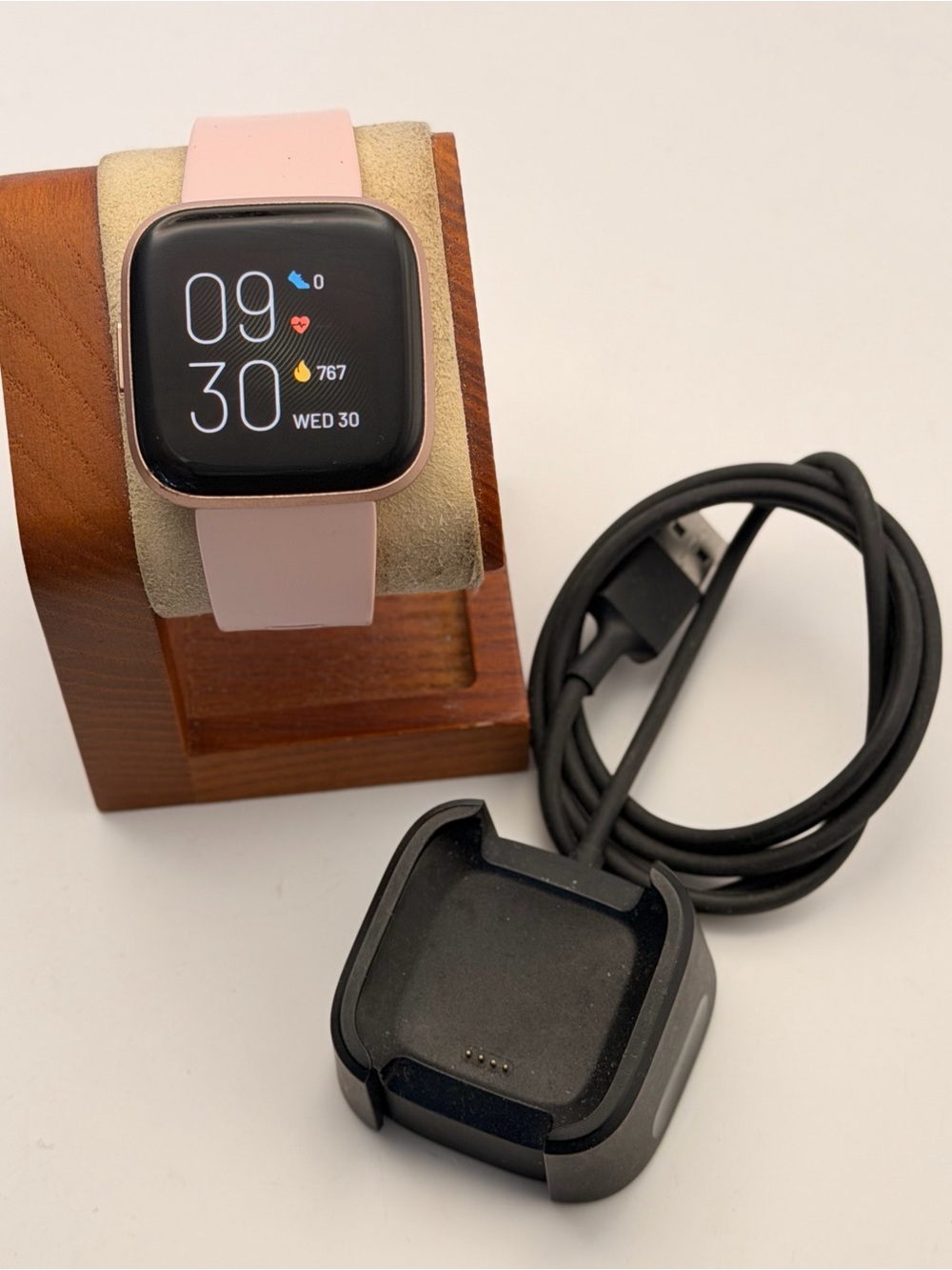 Fitbit Versa 2, Tested, Charger Included,  Pink/rose Gold, Fitness, Very Good